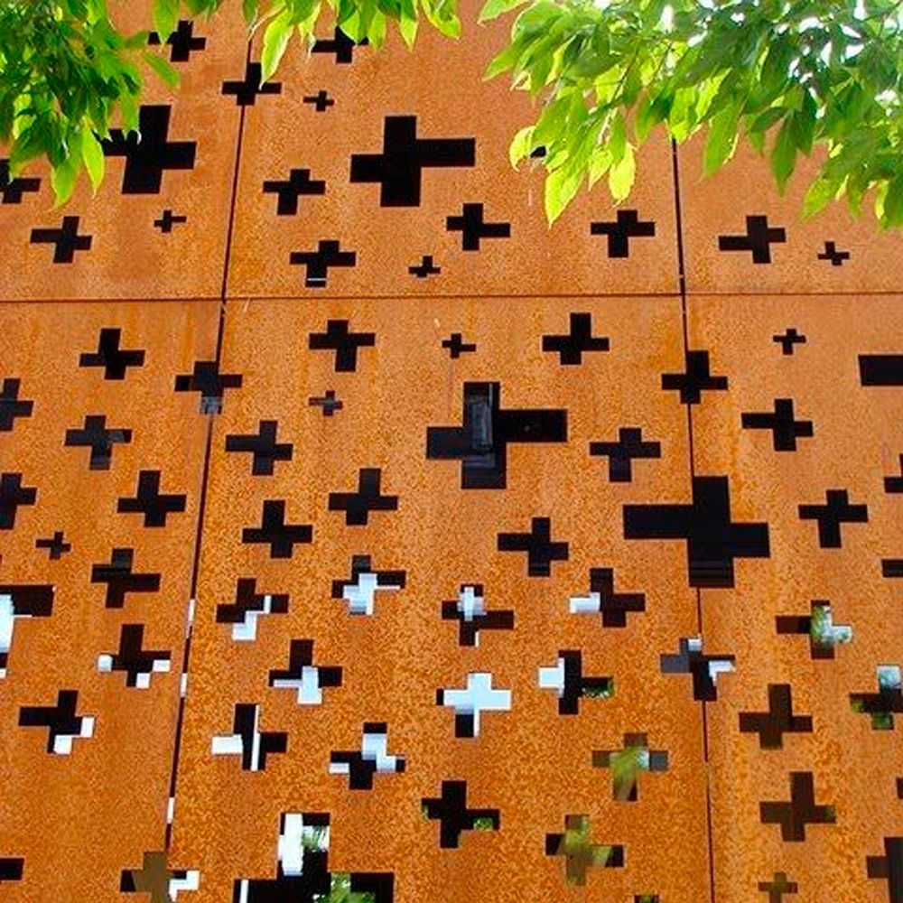 Сталь кортен в садовом ландшафте